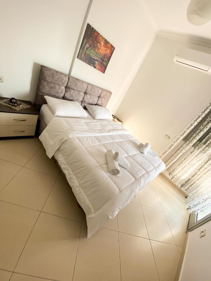 Hotel Abedini Sarandë Exterior foto