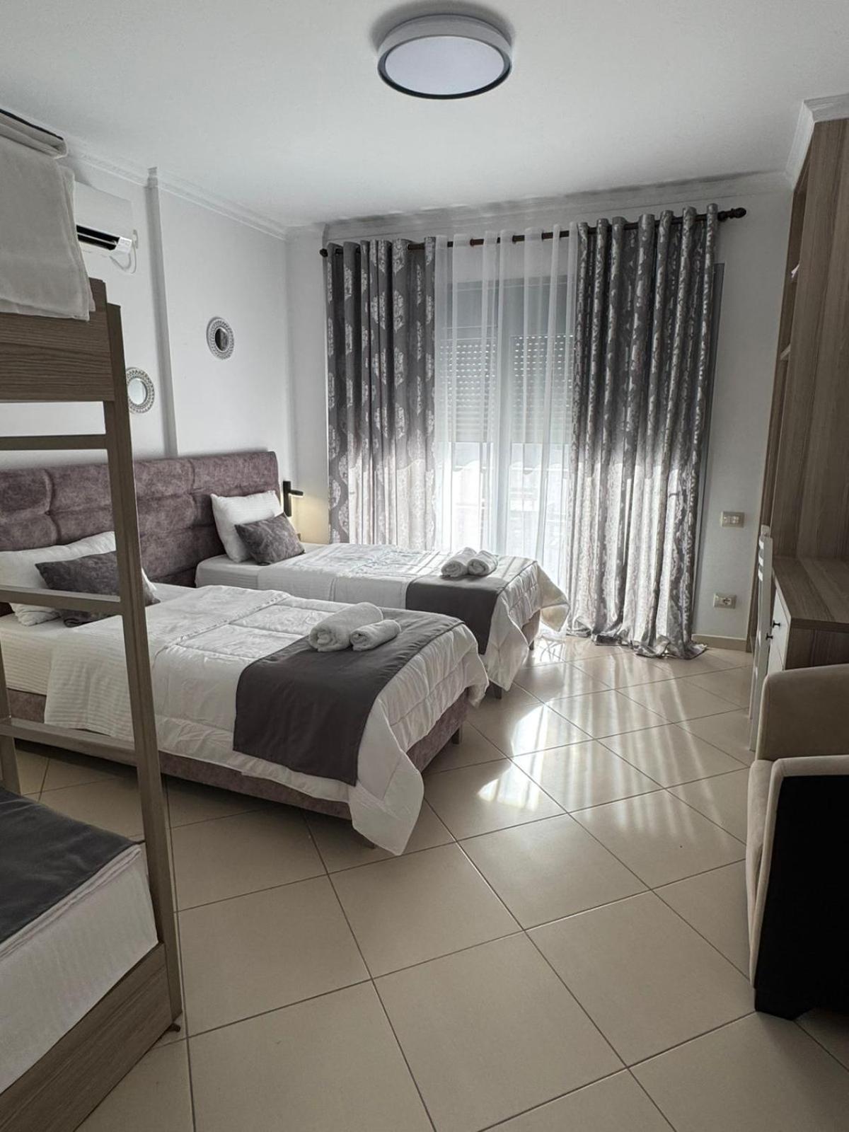 Hotel Abedini Sarandë Exterior foto