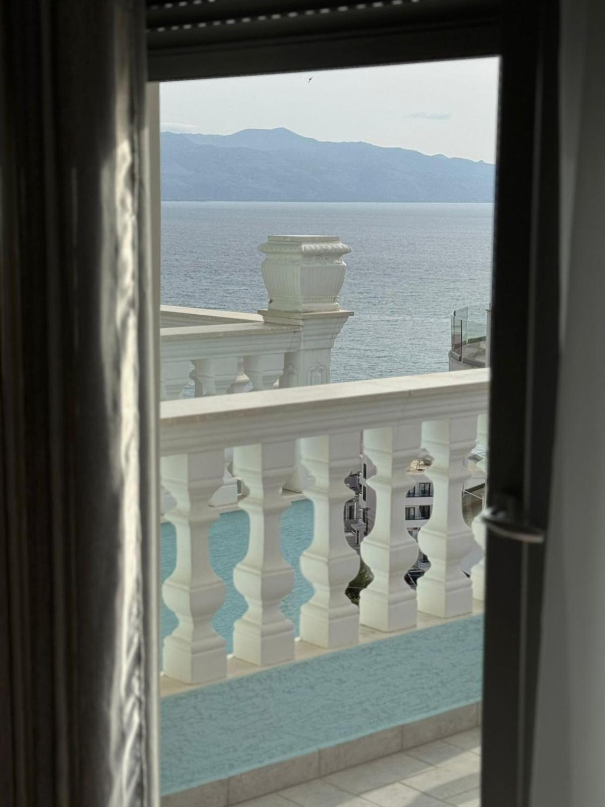 Hotel Abedini Sarandë Exterior foto