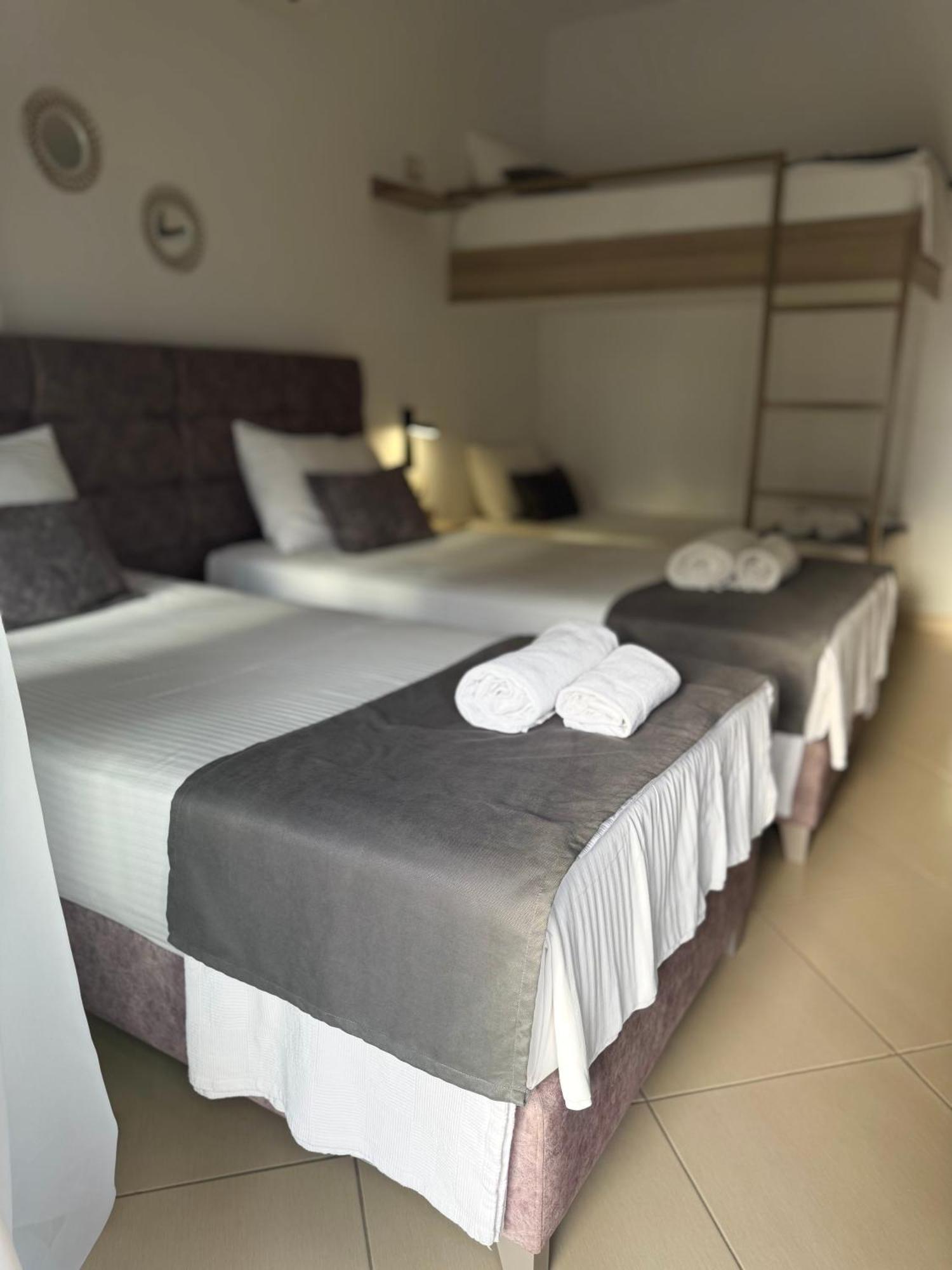 Hotel Abedini Sarandë Exterior foto