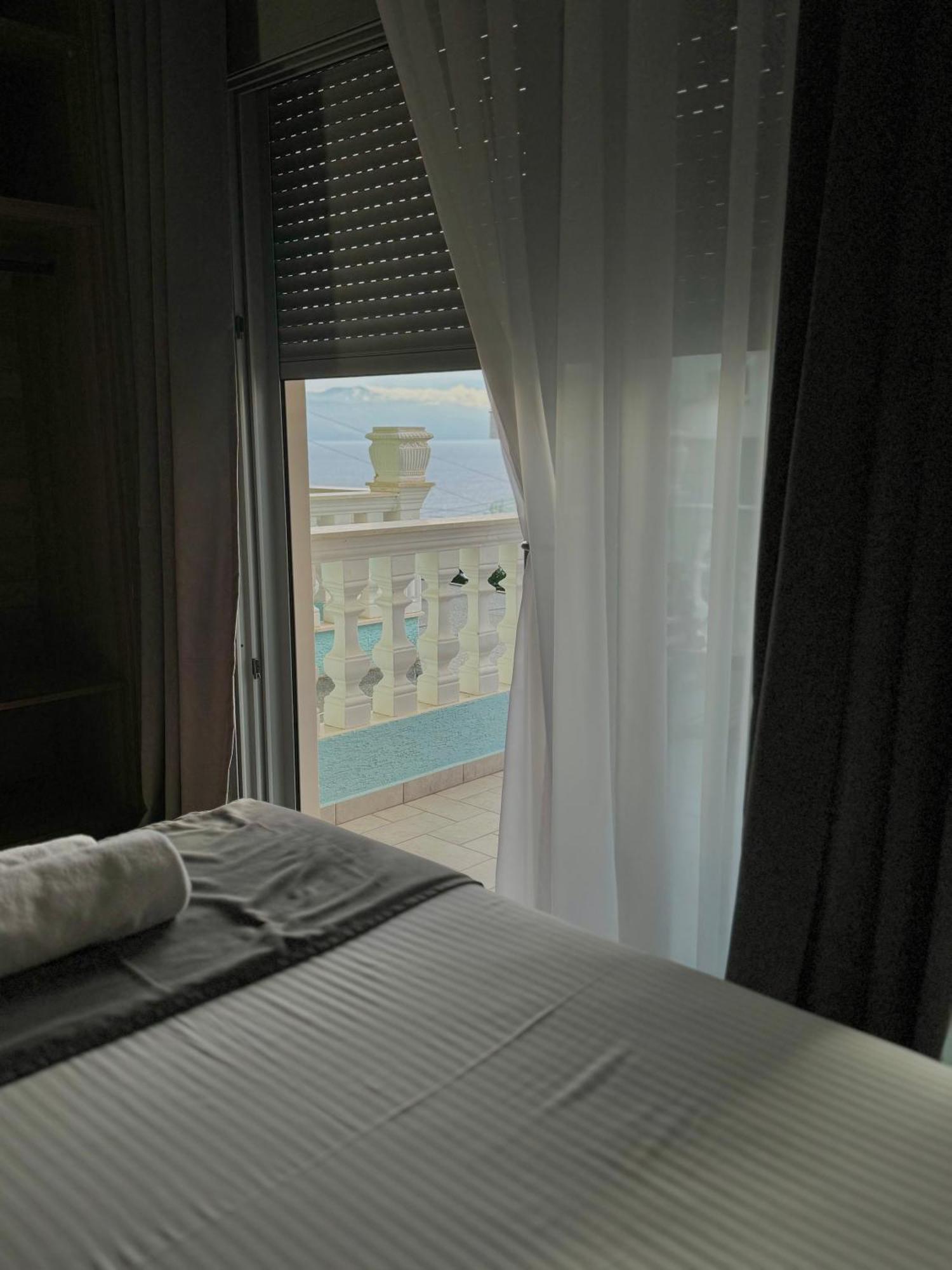 Hotel Abedini Sarandë Exterior foto