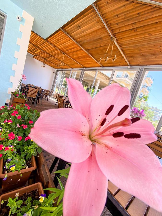 Hotel Abedini Sarandë Exterior foto